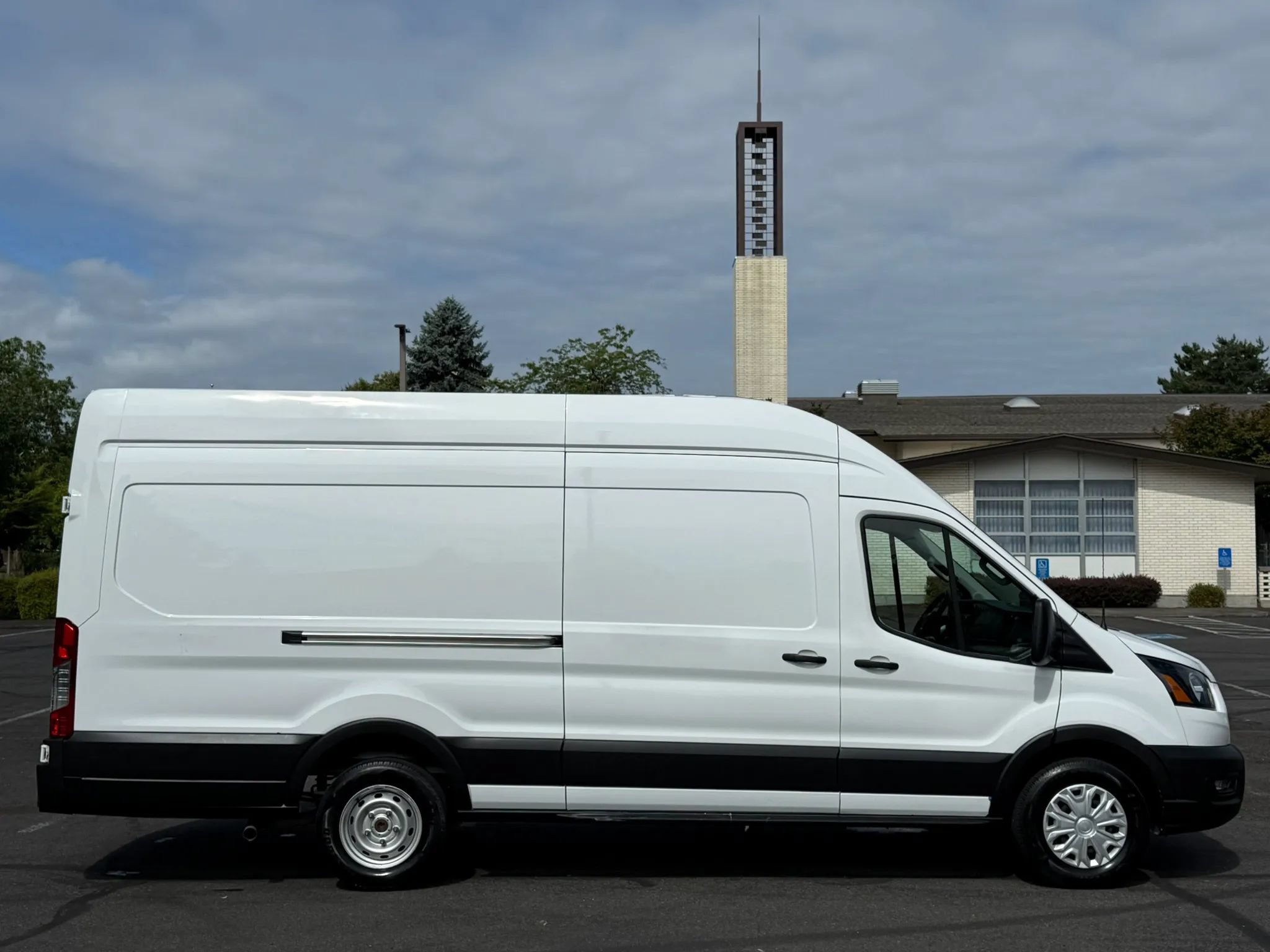 Used 2021 Ford Transit 250 148 High Roof Extended w/ Load Area Protection Package RWD image 7