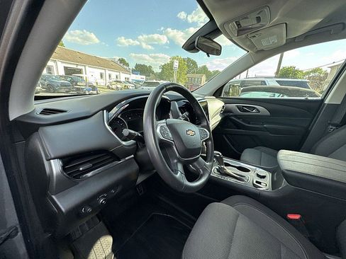 Certified 2020 Chevrolet Traverse LT image 10