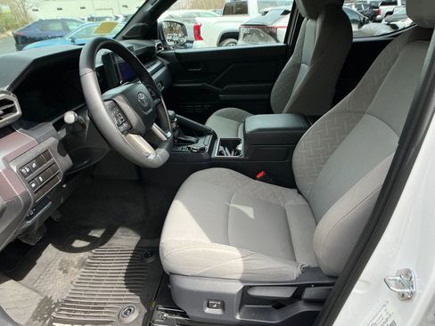 Used 2025 Toyota Tacoma SR5 image 9