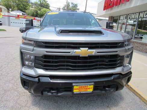 Used 2025 Chevrolet Silverado 2500 Custom w/ Custom Value Package AWD/4WD image 2