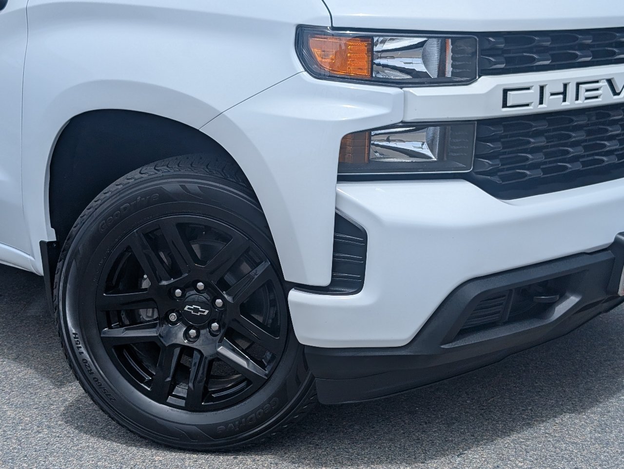 Used 2022 Chevrolet Silverado 1500 Custom w/ LPO, Blackout Package RWD image 10