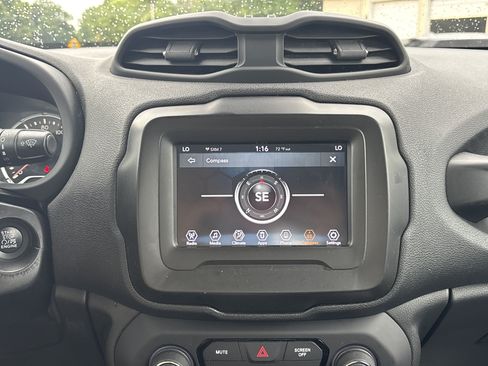 Used 2019 Jeep Renegade Sport w/ UConnect 7.0 Group AWD/4WD image 22