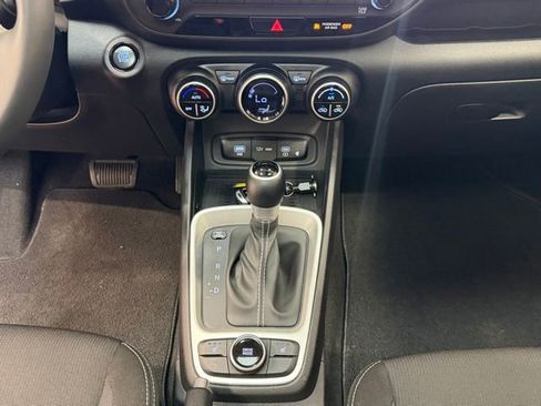 Used 2026 Hyundai Venue SEL FWD image 15