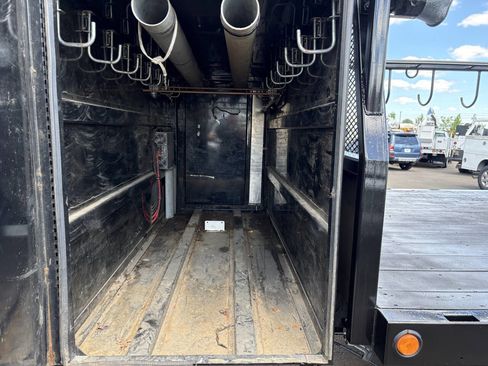 Used 2018 Ford F550 4x4 Crew Cab Super Duty image 17