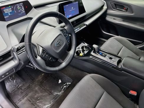 Used 2023 Toyota Prius LE FWD image 7