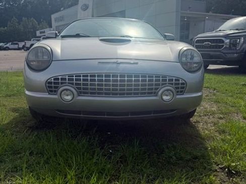 Used 2005 Ford Thunderbird RWD image 3