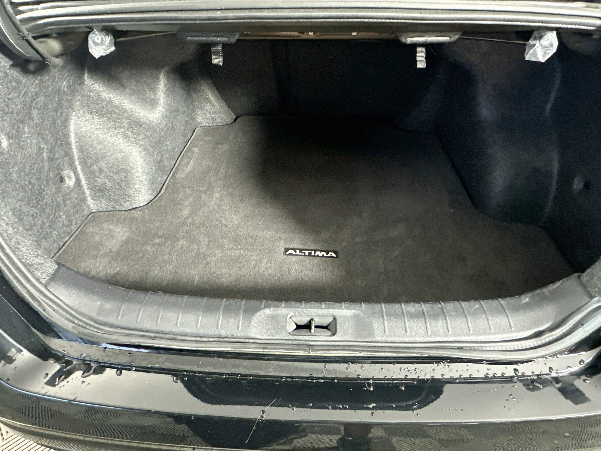 Used 2025 Nissan Altima 2.5 SV FWD image 26