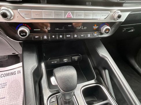 Used 2023 Kia Telluride LX image 19