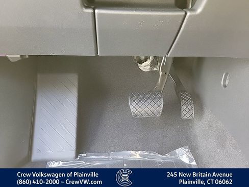 New 2026 Volkswagen Atlas Cross Sport SE image 28