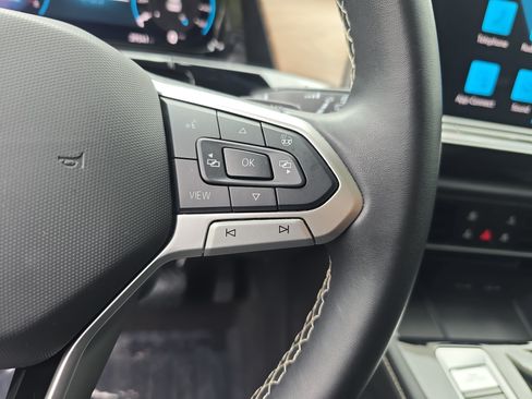 Certified 2024 Volkswagen Atlas SE FWD image 19