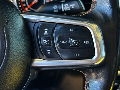 Used 2021 Jeep Gladiator Overland image 16