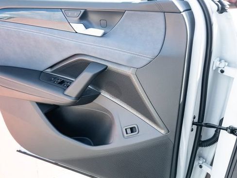 New 2026 Volkswagen Tiguan SE FWD image 28