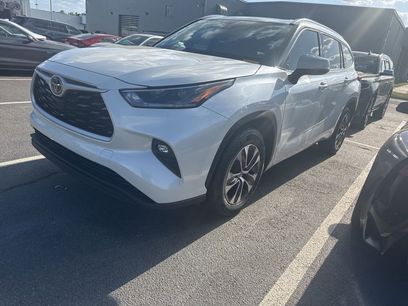 Used 2021 Toyota Highlander XLE