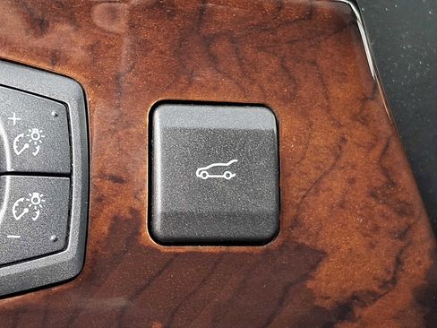 Used 2015 Lincoln MKX AWD w/ Equipment Group 102A image 24