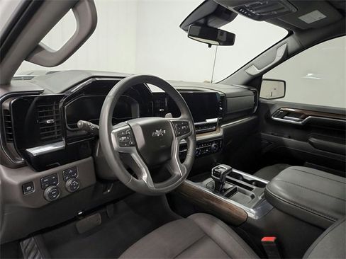 Used 2024 Chevrolet Silverado 1500 LT Trail Boss w/ Protection Package image 18