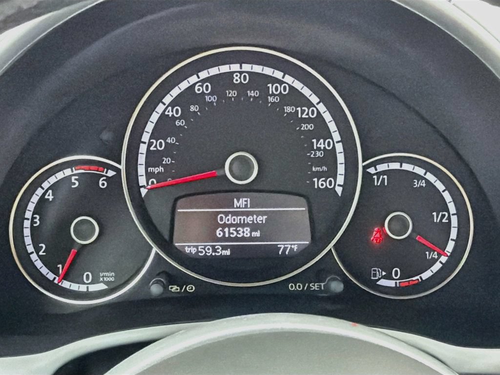 Used 2014 Volkswagen Beetle TDI FWD image 12