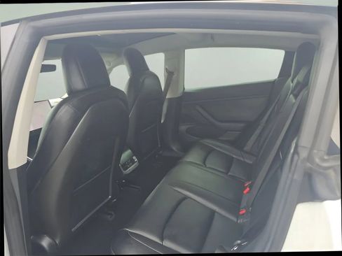 Used 2018 Tesla Model 3 Long Range image 10