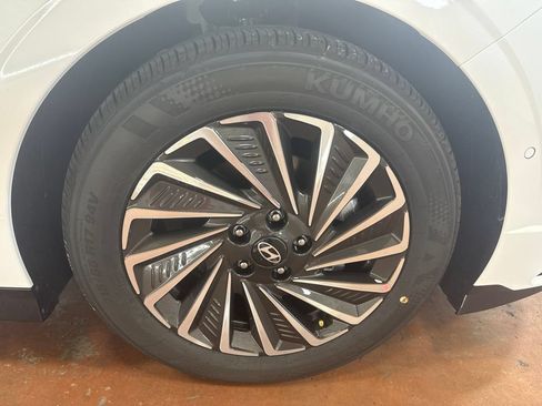 New 2026 Hyundai Sonata Limited FWD image 10