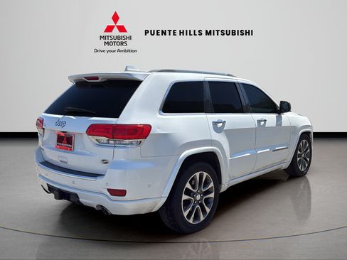 Used 2017 Jeep Grand Cherokee Overland w/ Jeep Active Safety Group AWD/4WD image 5