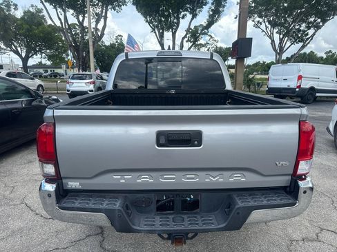 Used 2019 Toyota Tacoma SR5 RWD image 4