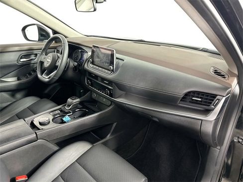 Used 2023 Nissan Rogue SV w/ SV Premium B Package image 30