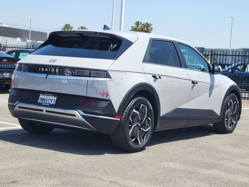 Used 2024 Hyundai Ioniq 5 SE RWD image 4