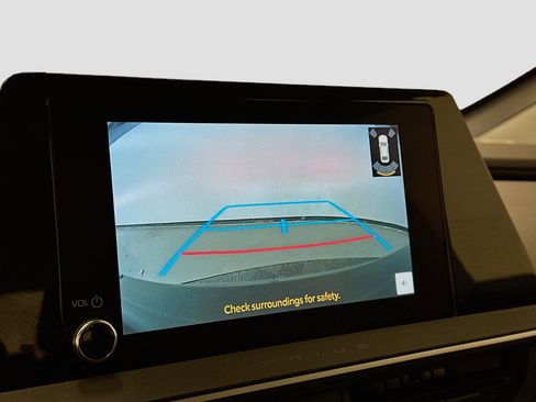 Used 2025 Toyota Prius Plug-In Hybrid image 23