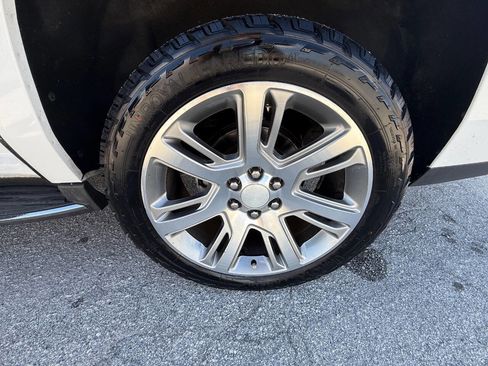 Used 2016 GMC Yukon XL SLT w/ HD Trailering Package image 21