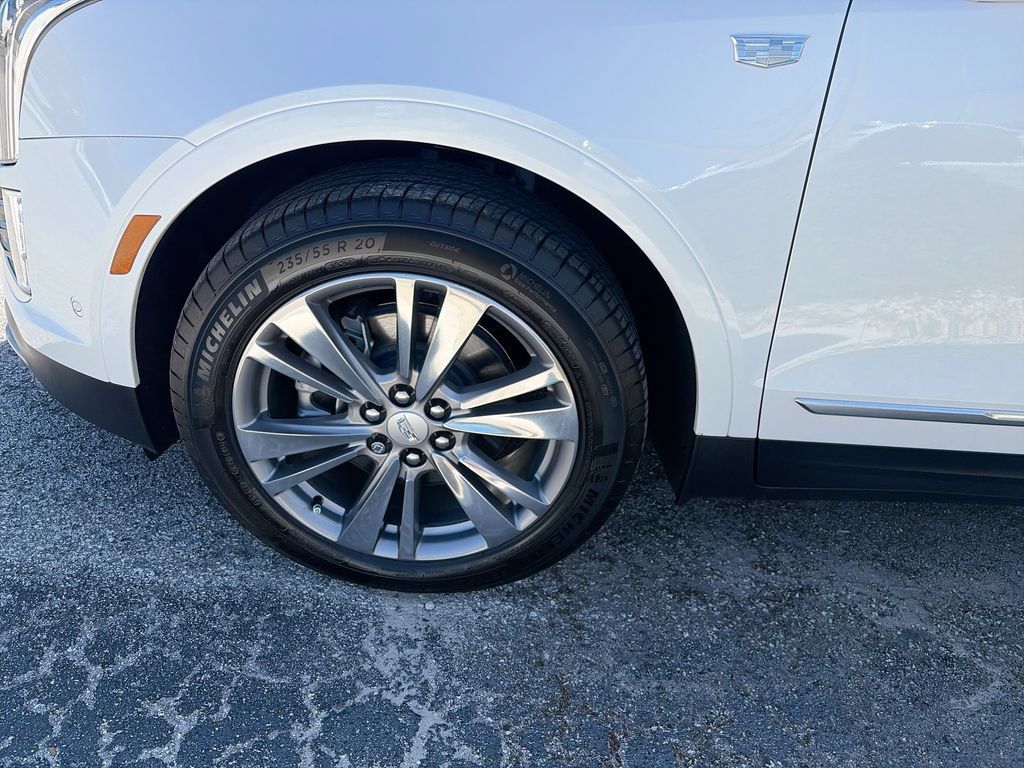 Certified 2026 Cadillac XT5 Premium Luxury w/ Driver Assist Package FWD image 38