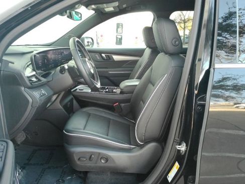 Used 2025 Buick Enclave Preferred image 12