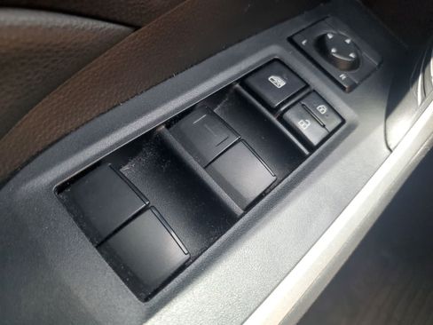 Used 2022 Toyota RAV4 LE FWD image 32
