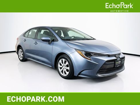 Used 2024 Toyota Corolla LE image 1