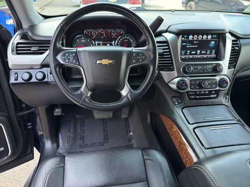 Used 2019 Chevrolet Suburban Premier AWD/4WD image 17