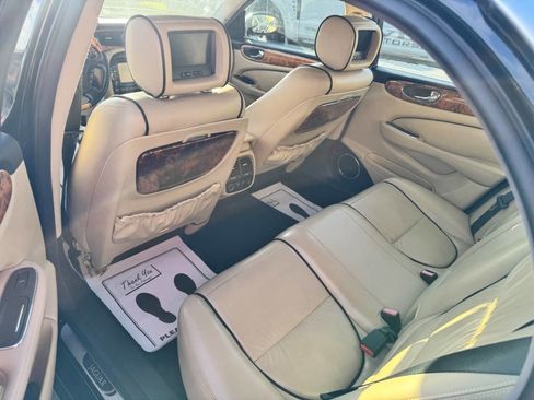 Used 2007 Jaguar XJ8 L image 8