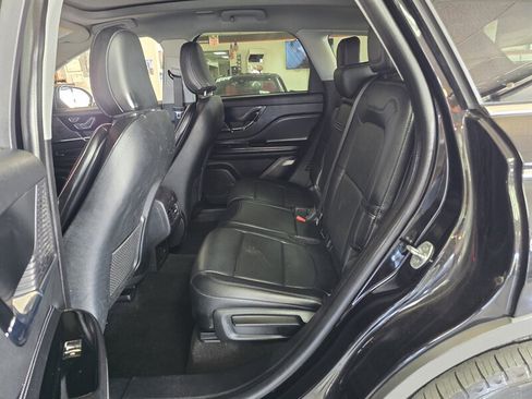 Used 2021 Lincoln Corsair AWD w/ Premium Package image 11