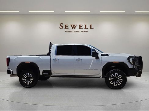 Used 2024 GMC Sierra 2500 Denali Ultimate w/ Max Trailering Package AWD/4WD image 5