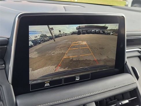 Used 2021 GMC Yukon AT4 w/ Rear Media and Nav Package image 17