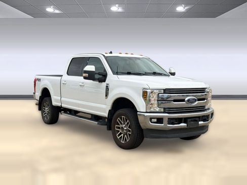 Used 2019 Ford F250 Lariat w/ Lariat Value Package image 7