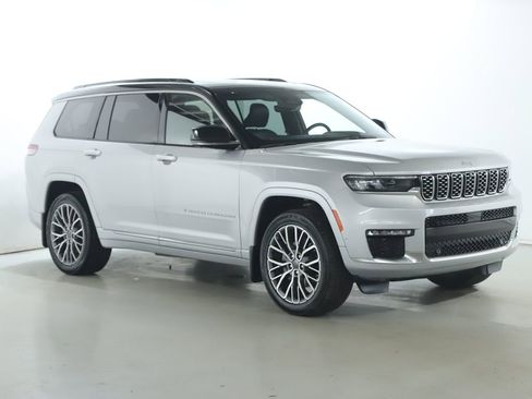Used 2024 Jeep Grand Cherokee L Summit image 9
