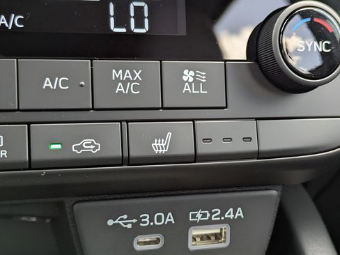 Certified 2026 Subaru Outback Limited AWD/4WD image 23