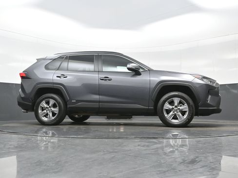 Used 2022 Toyota RAV4 LE AWD/4WD image 31