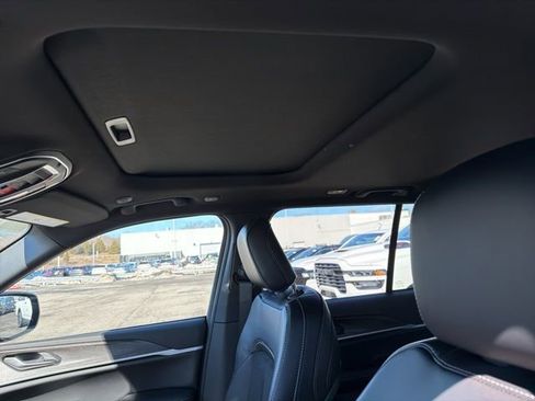 New 2026 Jeep Grand Cherokee Altitude AWD/4WD image 18