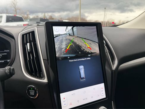 Used 2024 Ford Edge SEL image 21