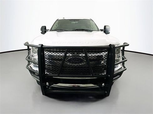 Used 2019 Ford F250 XLT w/ XLT Value Package image 2