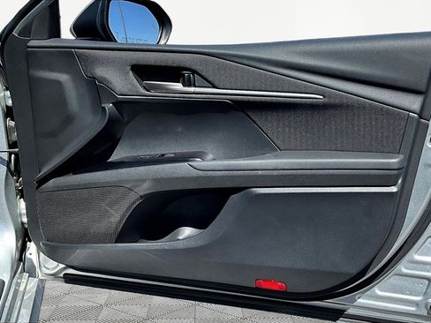 Used 2025 Toyota Camry LE AWD/4WD image 27