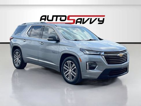 Used 2023 Chevrolet Traverse High Country FWD image 1