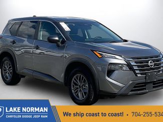 Used 2024 Nissan Rogue S video 1