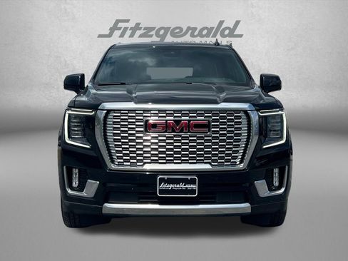 Used 2024 GMC Yukon Denali w/ Advanced Technology Package AWD/4WD image 6