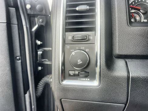 Used 2016 RAM 1500 Laramie w/ Convenience Group AWD/4WD image 29
