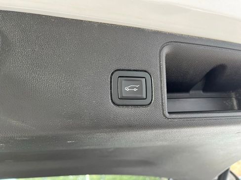 Used 2019 GMC Terrain Denali w/ Advanced Safety Package image 34